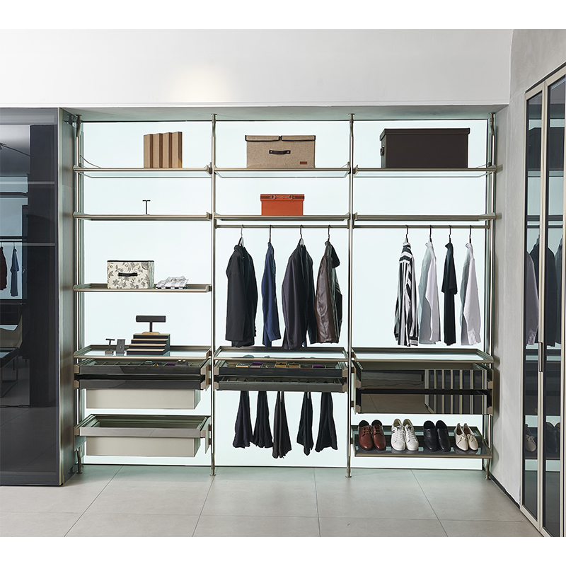 Why is the column-style open cloakroom becoming a new favorite for modern home storage?